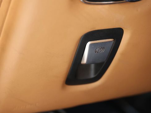 Used 2017 Aston Martin DB11 V12 RWD image 27
