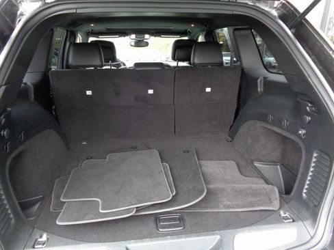 Used 2019 Jeep Grand Cherokee Limited image 17