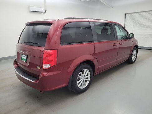 Used 2016 Dodge Grand Caravan SXT w/ Rear Park Assist Package FWD image 10
