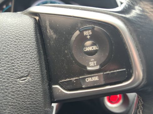 Used 2018 Honda Civic EX-T image 9