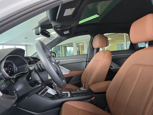 Used 2024 Audi Q3 2.0T Premium Plus image 23