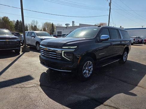 New 2026 Chevrolet Suburban Premier AWD/4WD image 3
