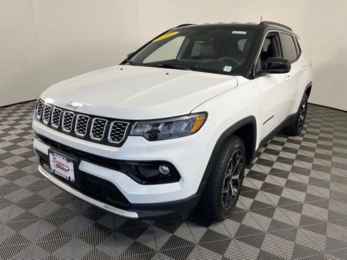 Used 2025 Jeep Compass Limited image 3