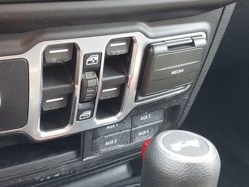 Used 2021 Jeep Wrangler Unlimited Sport AWD/4WD image 29