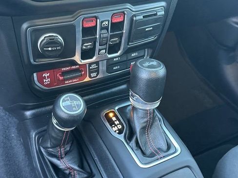 Certified 2023 Jeep Wrangler Unlimited Rubicon w/ Cold Weather Group image 31