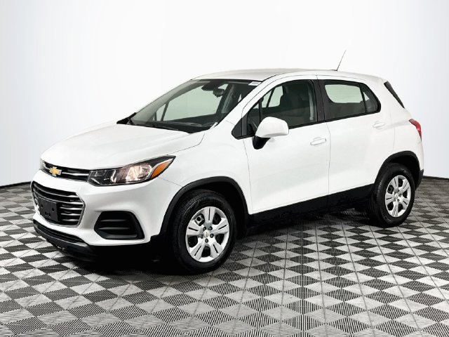 Used 2018 Chevrolet Trax LS FWD image 4