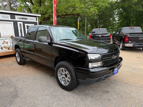 Used 2006 Chevrolet Silverado 1500 LT w/ Light Duty Power Package RWD image 3