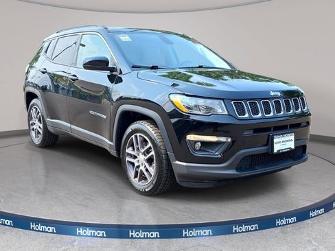 Used 2018 Jeep Compass Latitude w/ Popular Equipment Group FWD image 4