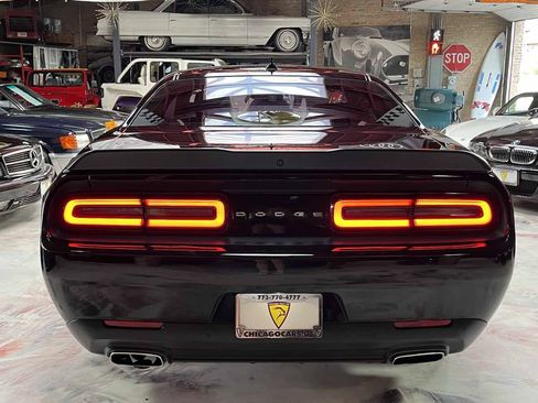 Used 2018 Dodge Challenger SXT Plus RWD image 8