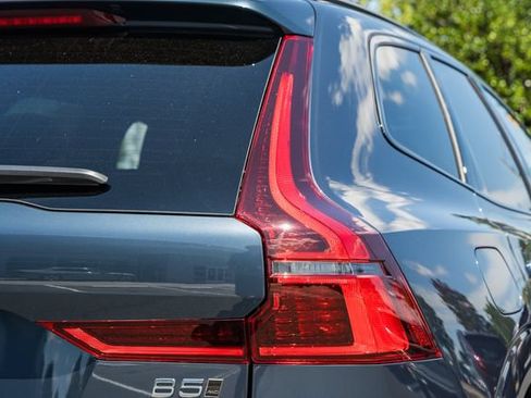 New 2027 Volvo XC60 B5 Plus AWD/4WD image 7