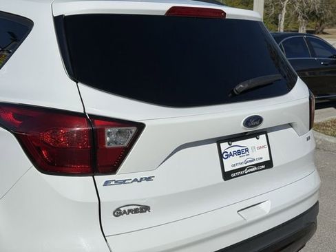 Used 2019 Ford Escape SE image 10