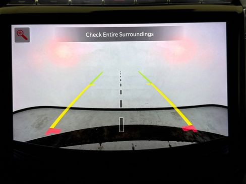 Used 2023 Jeep Grand Cherokee Limited w/ Black Appearance Package image 16