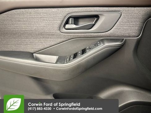 Used 2021 Nissan Rogue S image 28