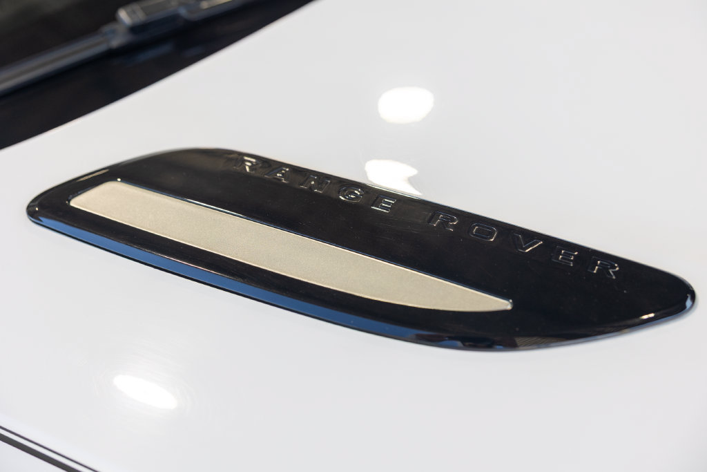 Used 2018 Land Rover Range Rover Velar S AWD/4WD image 12