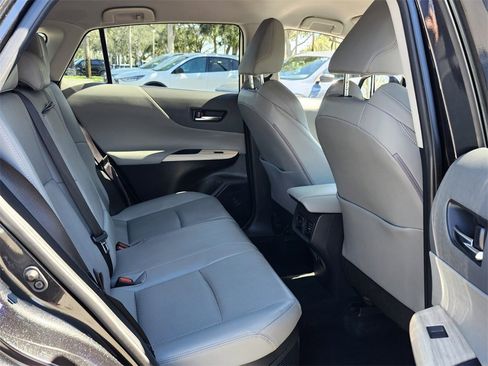 Used 2021 Toyota Venza Limited image 13