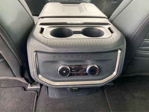 Used 2025 Ford Expedition Platinum AWD/4WD image 26