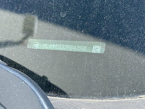 Used 2023 Buick Encore GX Select w/ Sport Touring Package FWD image 2