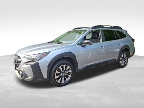 Used 2024 Subaru Outback Limited image 3