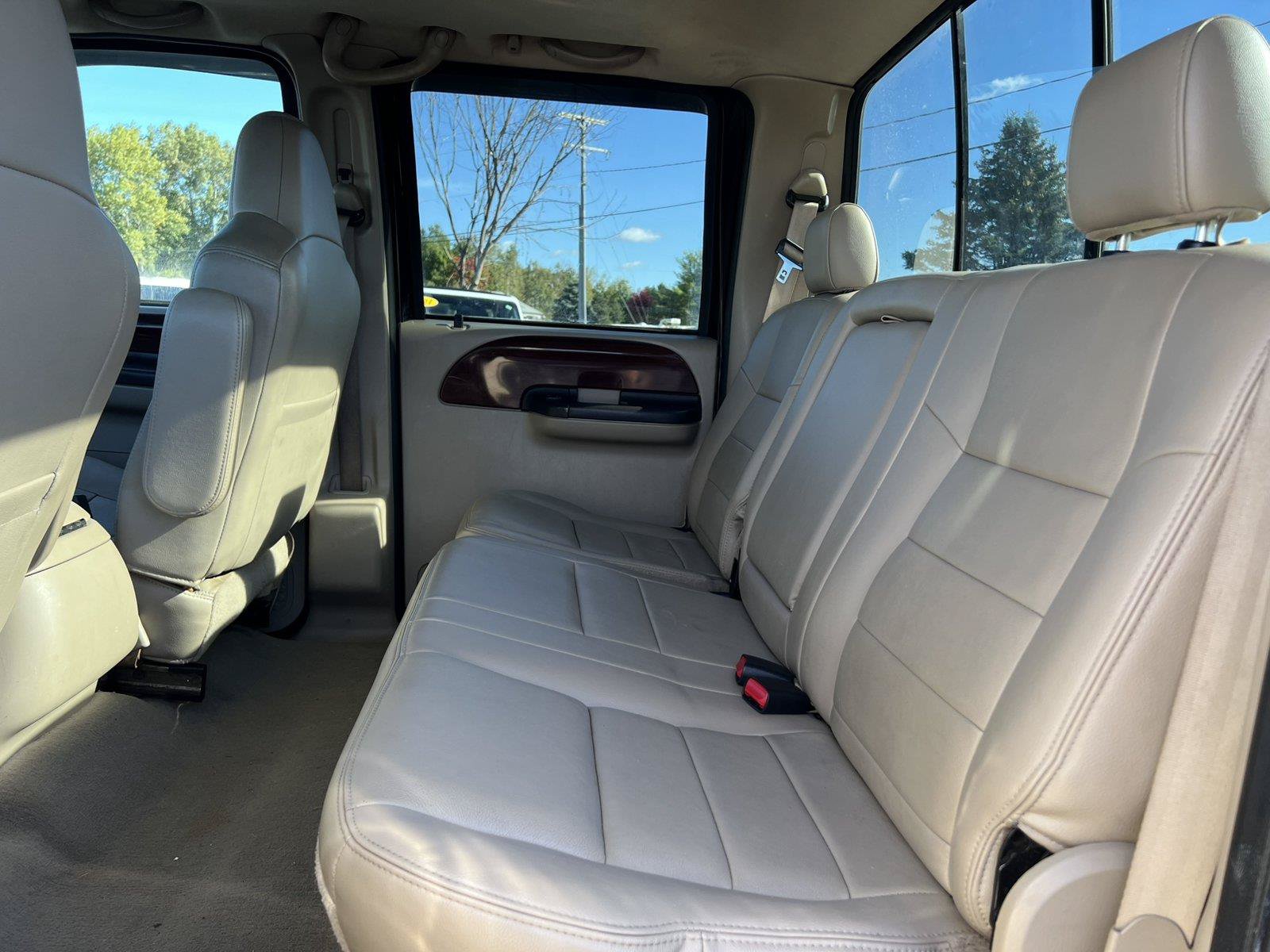 Used 2007 Ford F350 Lariat AWD/4WD image 6