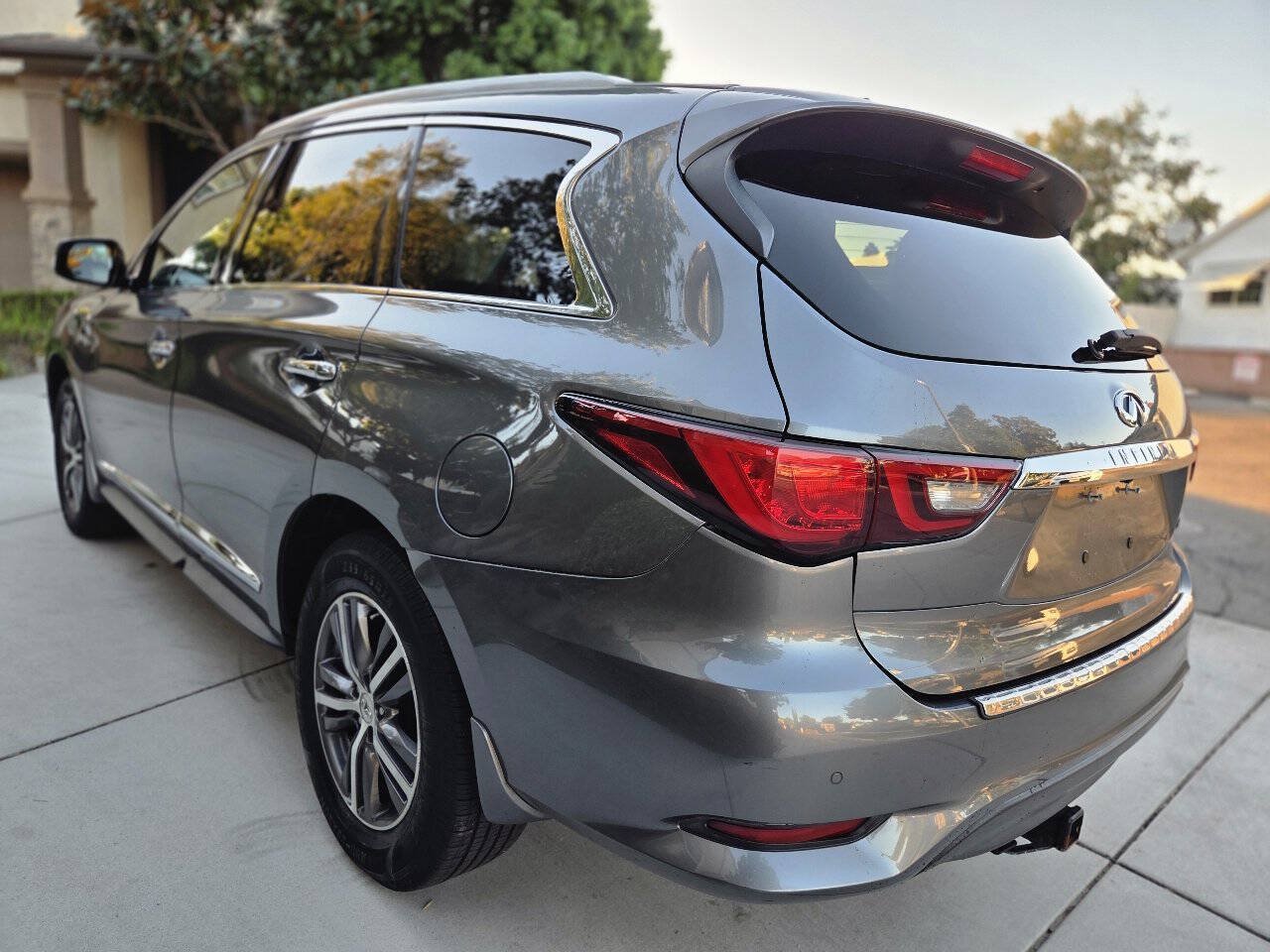 Used 2018 INFINITI QX60 Luxe w/ Premium Plus Package AWD/4WD image 18