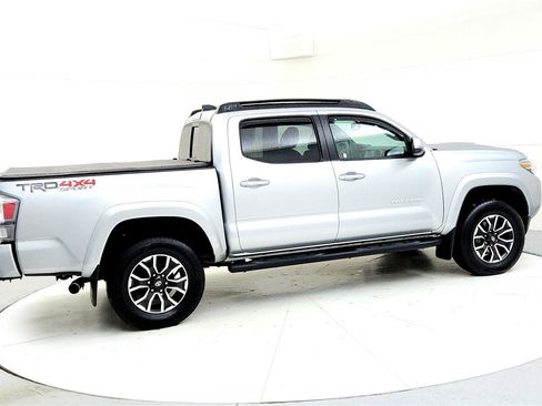 Used 2022 Toyota Tacoma TRD Sport image 6