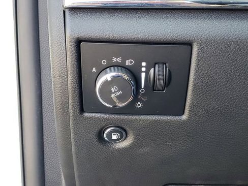 Used 2017 Jeep Grand Cherokee Limited AWD/4WD image 19