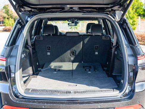 Used 2023 Jeep Grand Cherokee L Laredo image 15