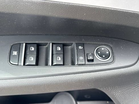 Used 2023 Kia Forte LXS w/ LXS Technology Package FWD image 8