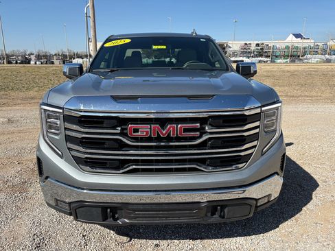 Used 2025 GMC Sierra 1500 SLT AWD/4WD image 2