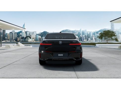 New 2026 BMW 740i xDrive w/ Premium Package AWD/4WD image 5