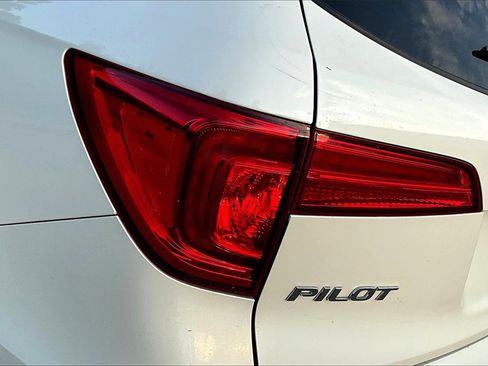 Used 2016 Honda Pilot Touring image 31
