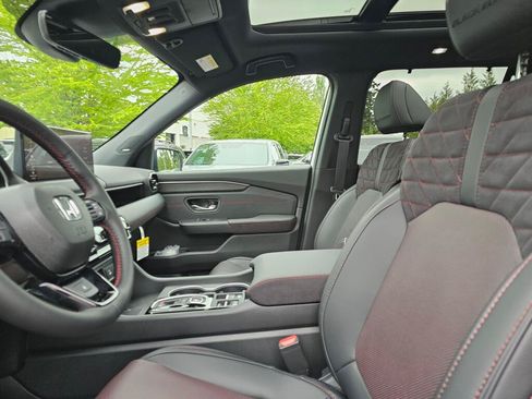 New 2026 Honda Pilot Black Edition image 23