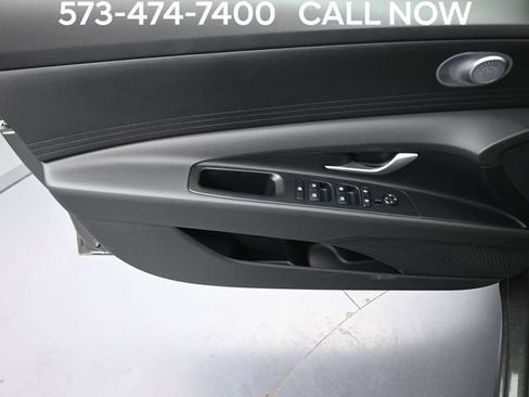 Used 2025 Hyundai Elantra SE FWD image 11