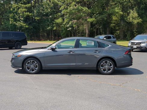 Used 2023 Honda Accord EX image 5