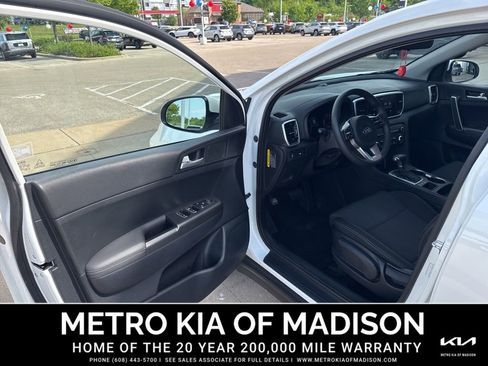 Used 2022 Kia Sportage LX AWD/4WD image 11