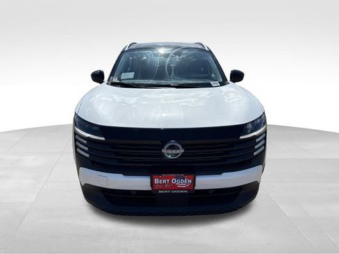 New 2026 Nissan Kicks SV FWD image 2