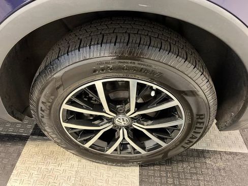 Used 2021 Volkswagen Tiguan SE image 15