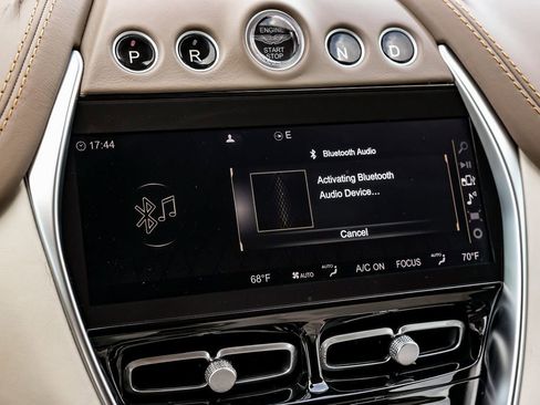 Used 2021 Aston Martin DBX image 35