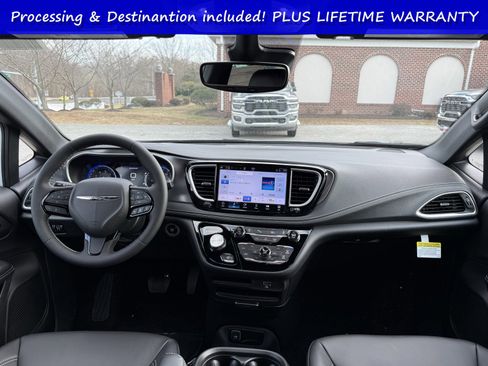 New 2026 Chrysler Pacifica Select w/ S Appearance Package FWD image 17