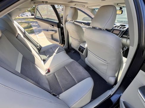 Used 2013 Toyota Camry LE image 22
