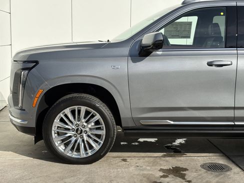 New 2026 Cadillac Escalade Luxury image 5
