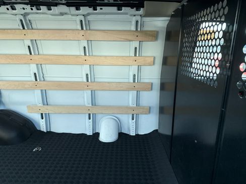 Used 2024 Chevrolet Express 2500 image 8