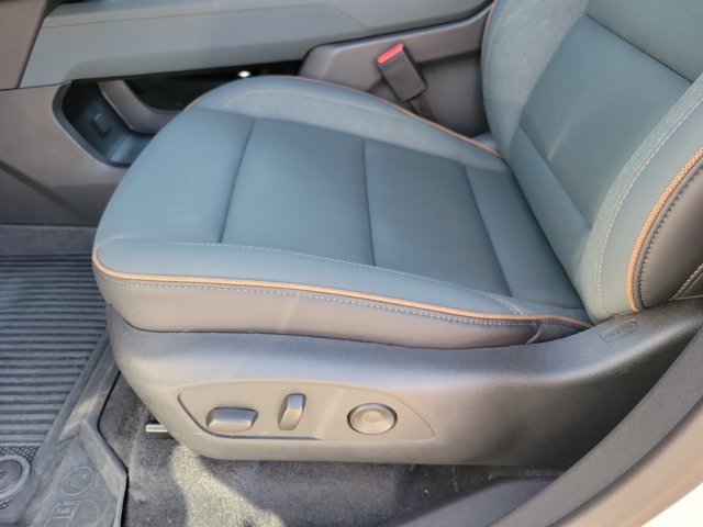 Used 2026 GMC Acadia AT4 w/ Luxury Package AWD/4WD image 13
