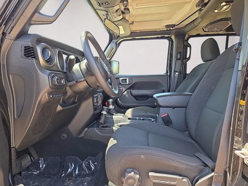 Used 2023 Jeep Wrangler Unlimited AWD/4WD image 22