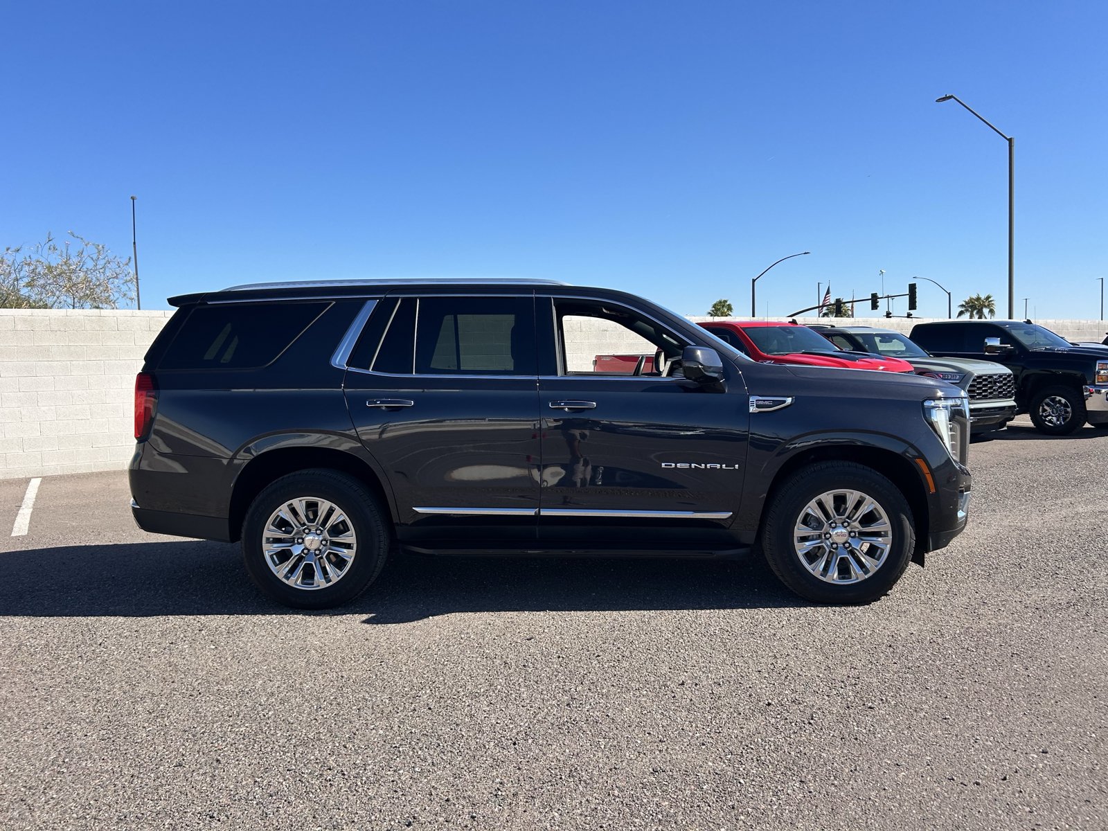 Certified 2025 GMC Yukon Denali AWD/4WD image 6