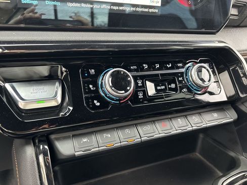 Used 2022 GMC Sierra 1500 AT4 w/ Technology Package image 21