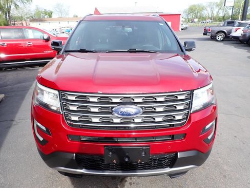 Used 2016 Ford Explorer XLT w/ Equipment Group 202A AWD/4WD image 2