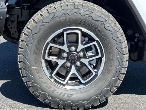 New 2026 Jeep Wrangler Unlimited Rubicon AWD/4WD image 24