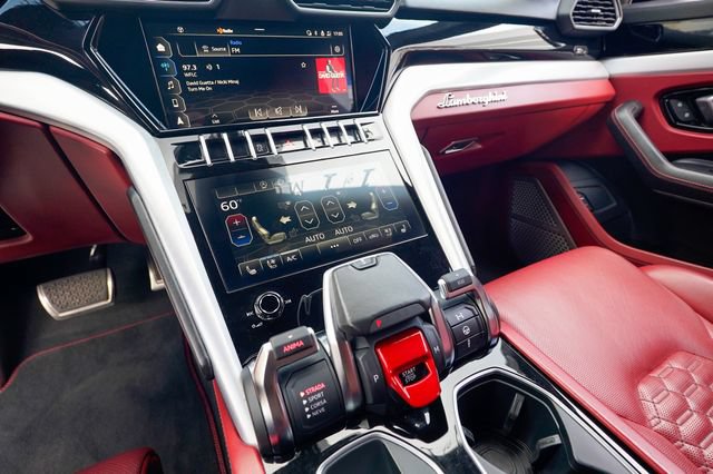 Used 2022 Lamborghini Urus AWD/4WD image 66