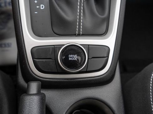 Certified 2023 Hyundai Venue SEL image 26